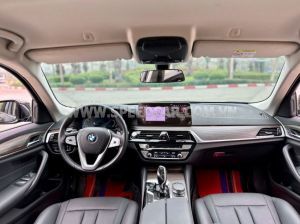 Xe BMW 520i 2022