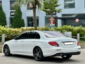 Xe Mercedes Benz E300 AMG 2019