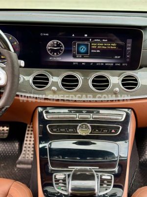 Xe Mercedes Benz E300 AMG 2019